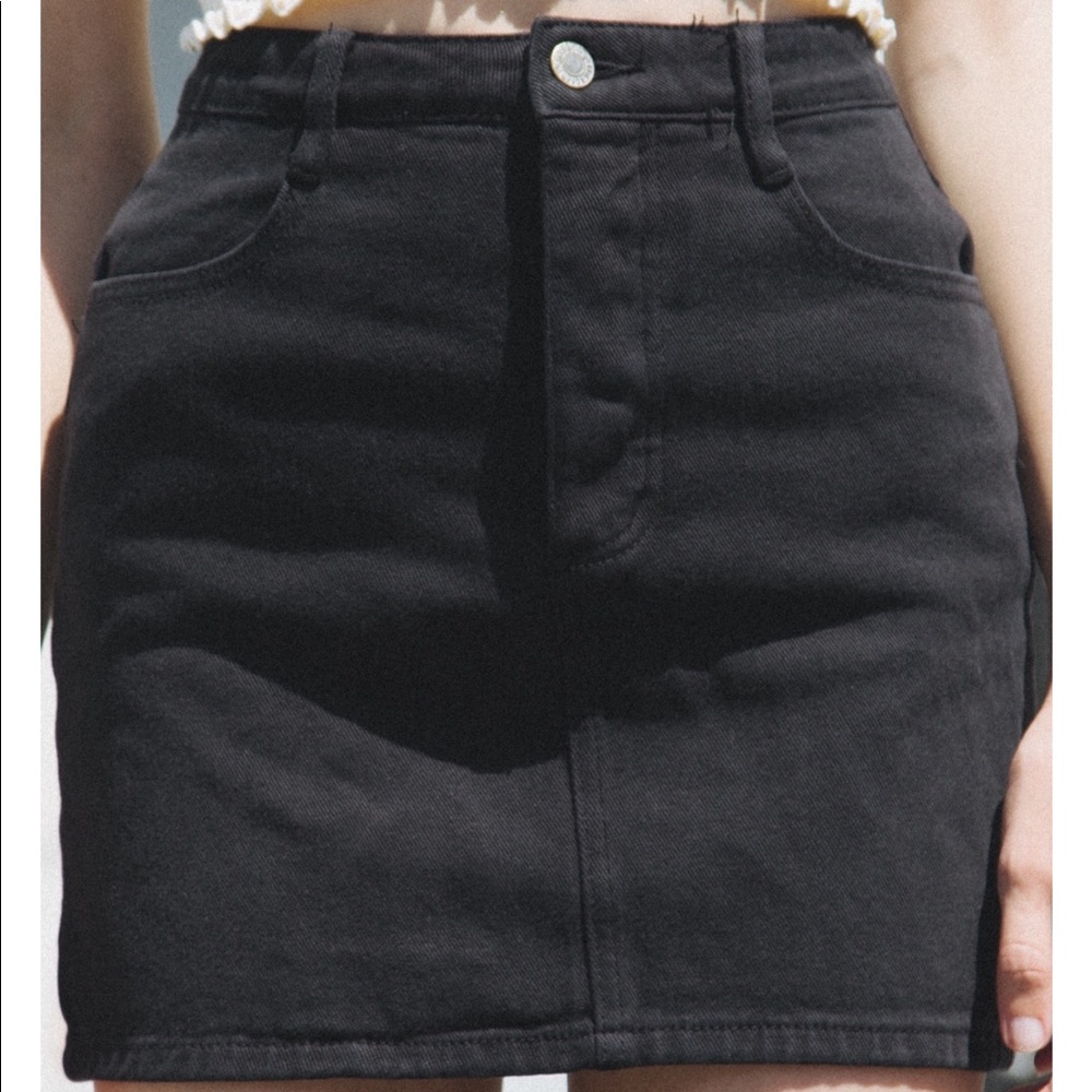 black brandy melville skirt